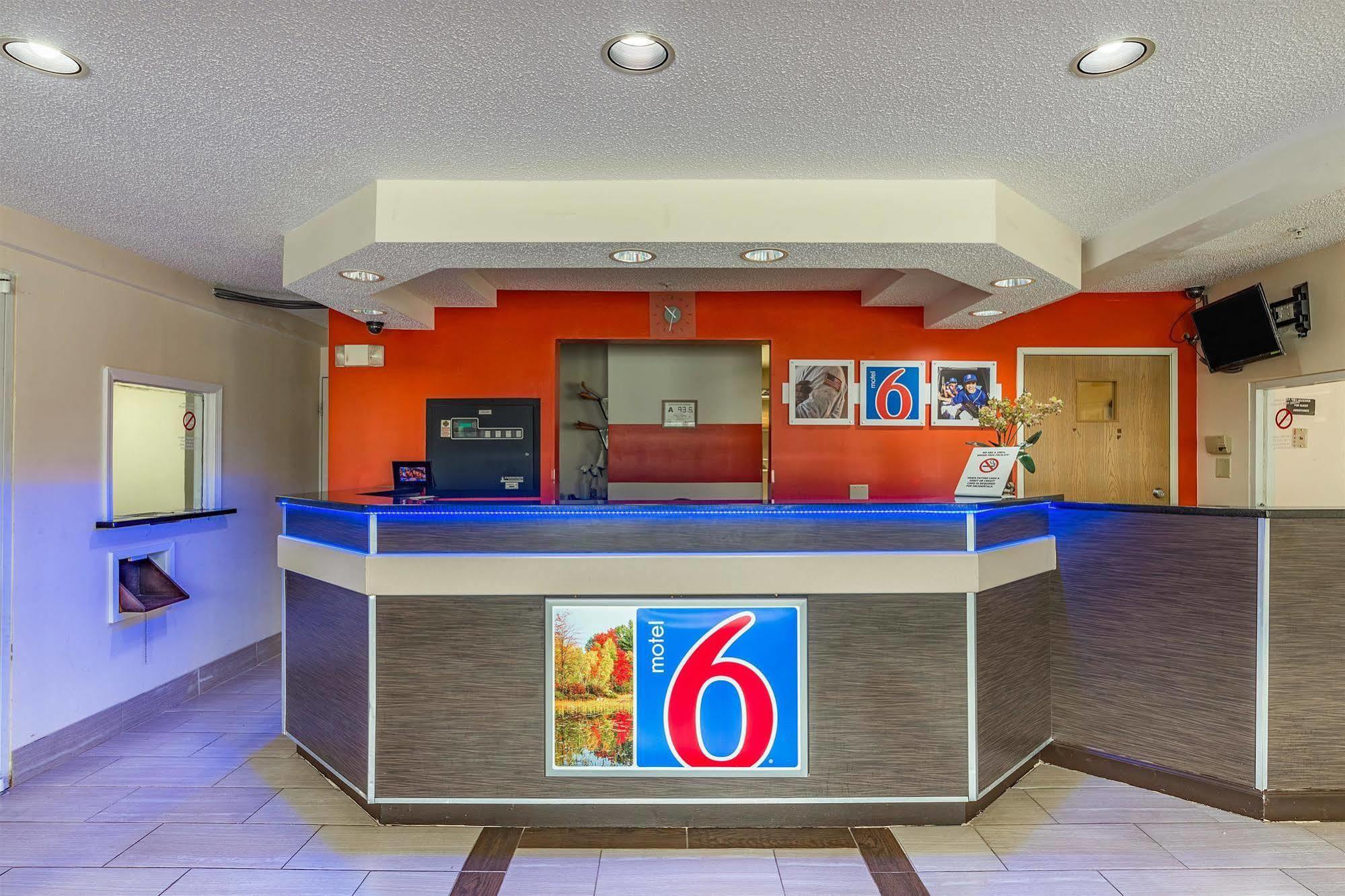 Motel 6-Charlotte, Nc - University Ngoại thất bức ảnh